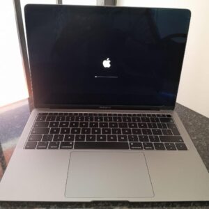 MacBook Air 2019 | Core i5 | 128 SSD | 8gig Ram