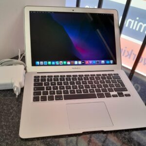 MacBook Air 2014 | Core i5 | 256gig SSD | 4gig Ram